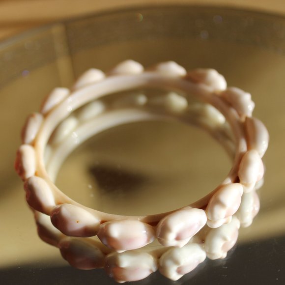 3 FOR $15!! White Seashell Bangle - Picture 2 of 2